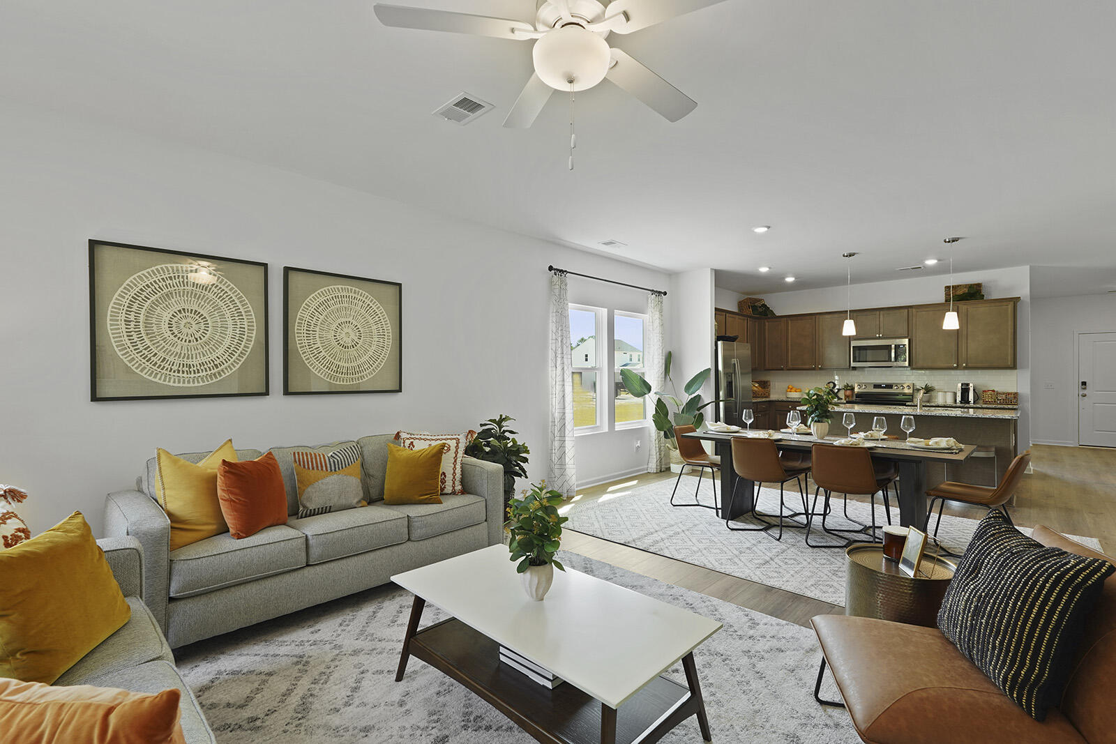 83 Par Three Court Manning, SC 29102 - Photo 6 of 23 Great Room to Eat-In -