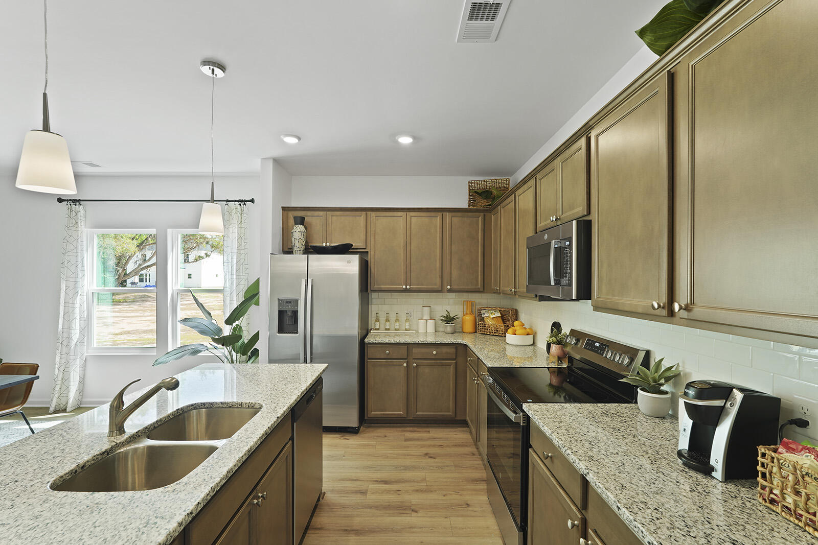 83 Par Three Court Manning, SC 29102 - Photo 8 of 23 Kitchen 2 -