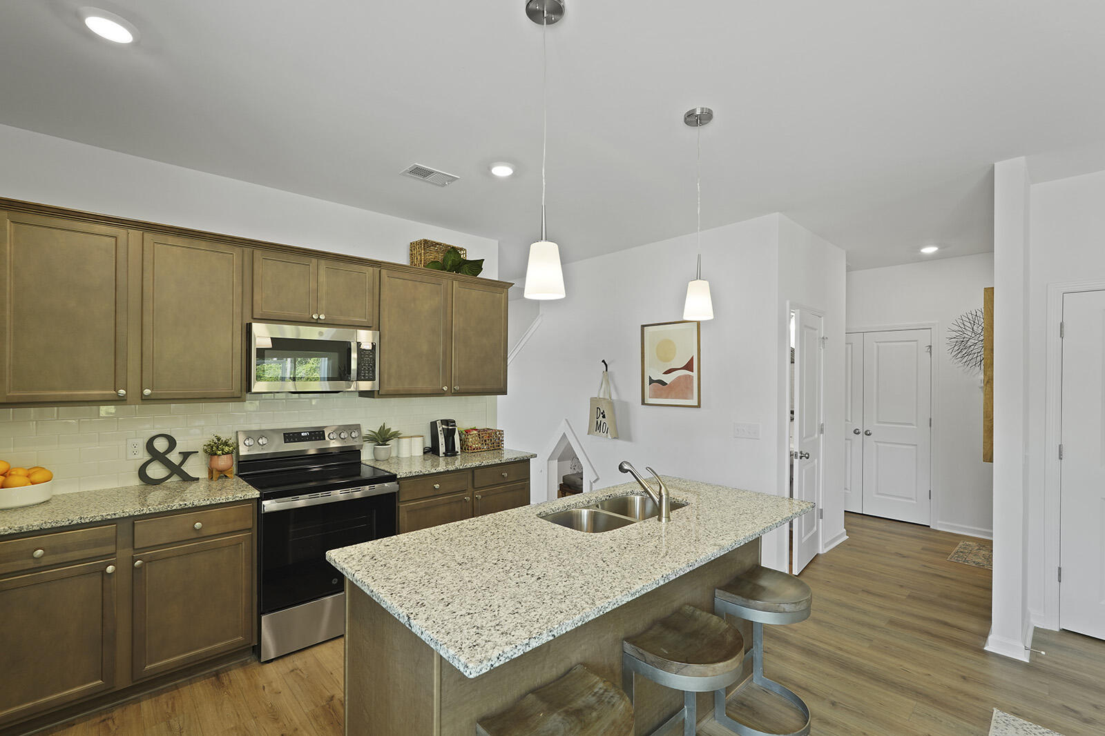 83 Par Three Court Manning, SC 29102 - Photo 9 of 23 Kitchen 3 -