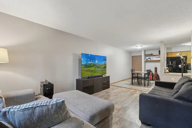 $125,000 | 221 Grand Avenue West, Unit 306, South St. Paul, MN 55075