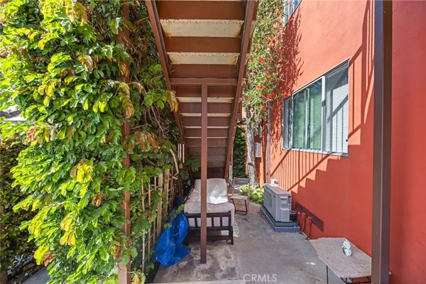 $2,200,000 | 502 Westminster Avenue, Venice, CA 90291