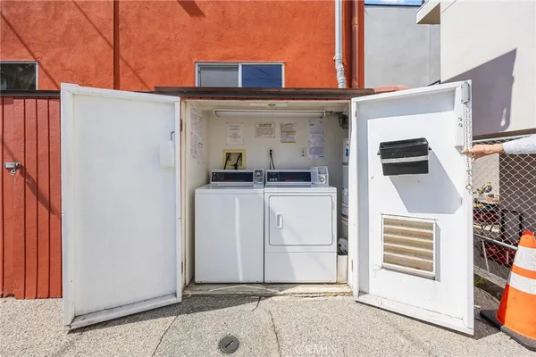 $2,200,000 | 502 Westminster Avenue, Venice, CA 90291