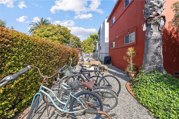 $2,200,000 | 502 Westminster Avenue, Venice, CA 90291