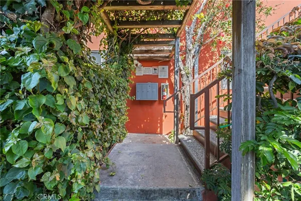 $2,200,000 | 502 Westminster Avenue, Venice, CA 90291