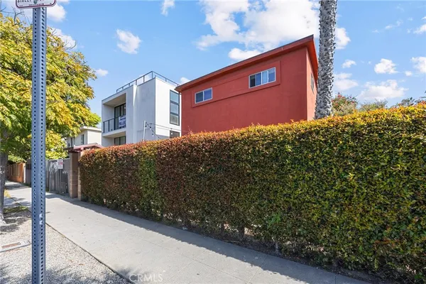 $2,200,000 | 502 Westminster Avenue, Venice, CA 90291