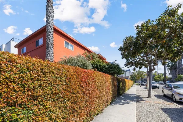 $2,200,000 | 502 Westminster Avenue, Venice, CA 90291