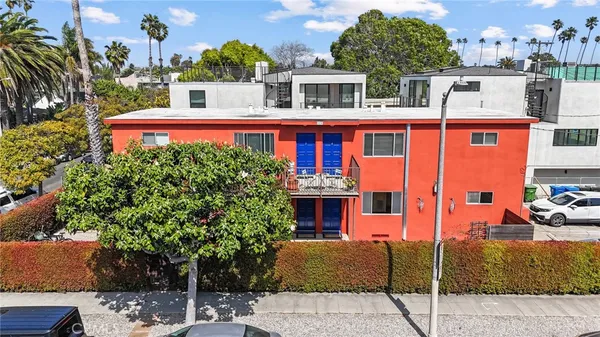 $2,200,000 | 502 Westminster Avenue, Venice, CA 90291