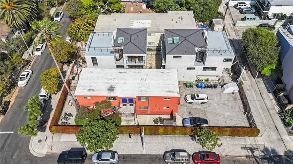 $2,200,000 | 502 Westminster Avenue, Venice, CA 90291
