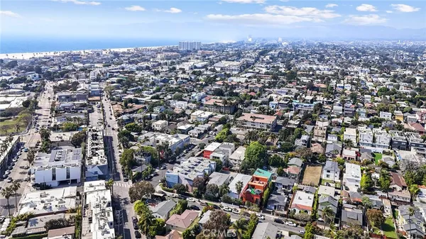$2,200,000 | 502 Westminster Avenue, Venice, CA 90291