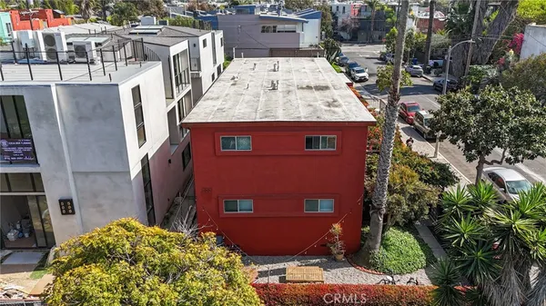 $2,200,000 | 502 Westminster Avenue, Venice, CA 90291