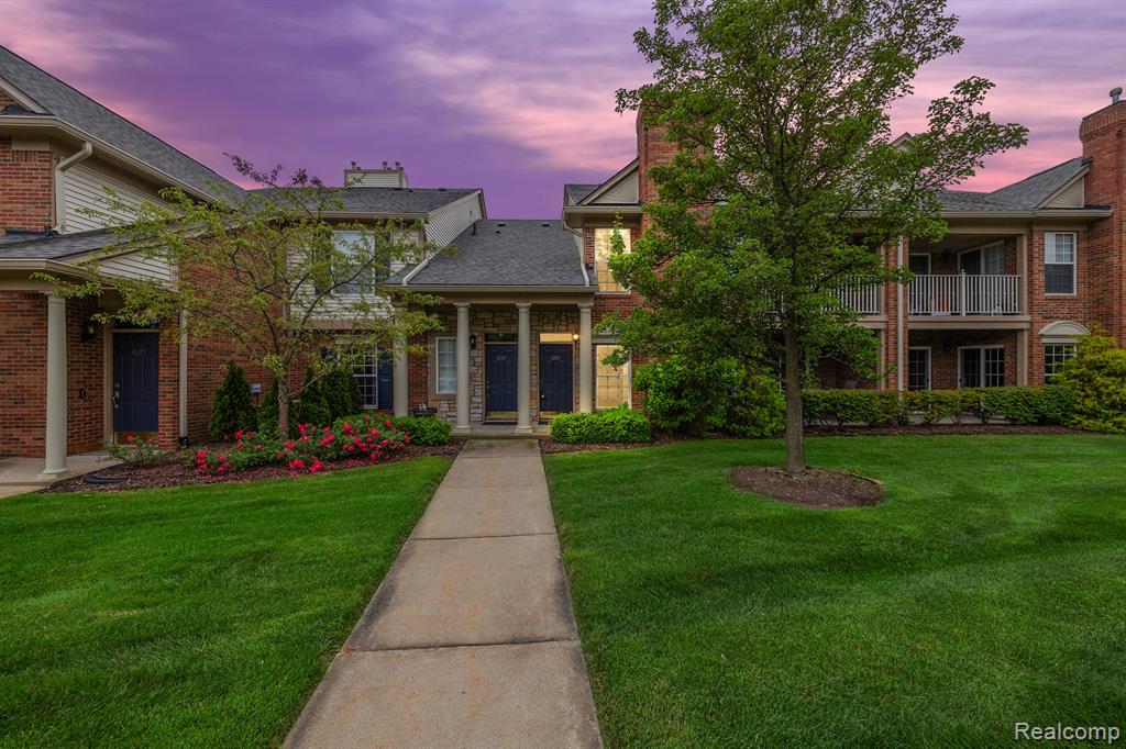 3707 Oakmonte Boulevard Rochester, MI 48306 - Photo 1 of 35