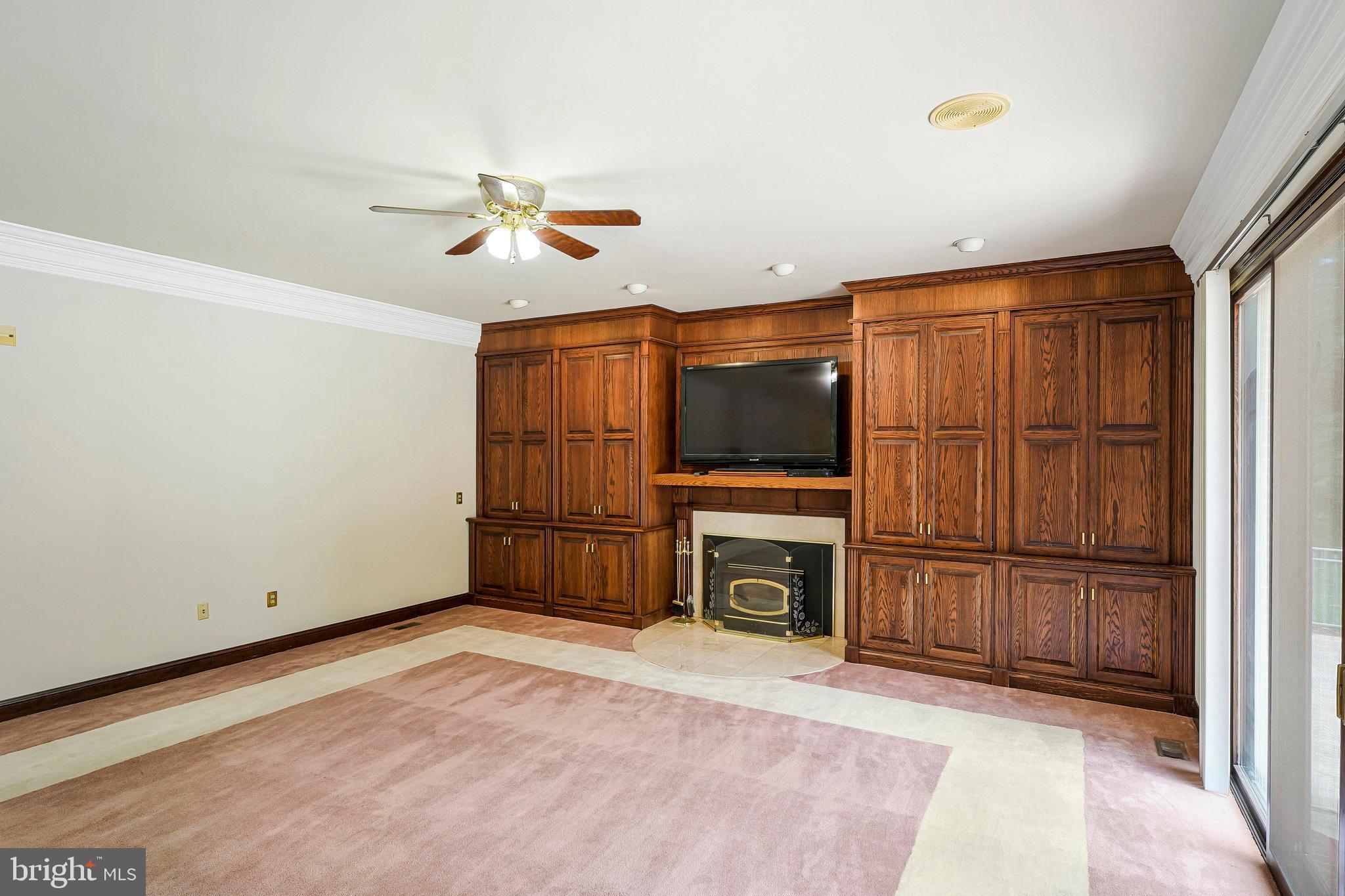 8652 Tuttle Road Springfield, VA 22152 - Photo 14 of 102
