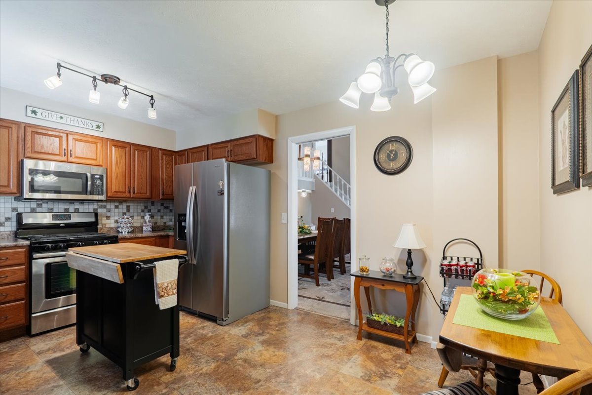 5 Devon Road Bloomington, IL 61704 - Photo 12 of 42