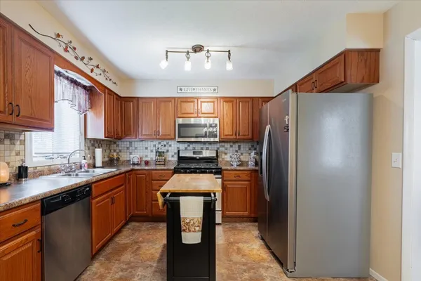 $299,000 | 5 Devon Road, Bloomington, IL 61704
