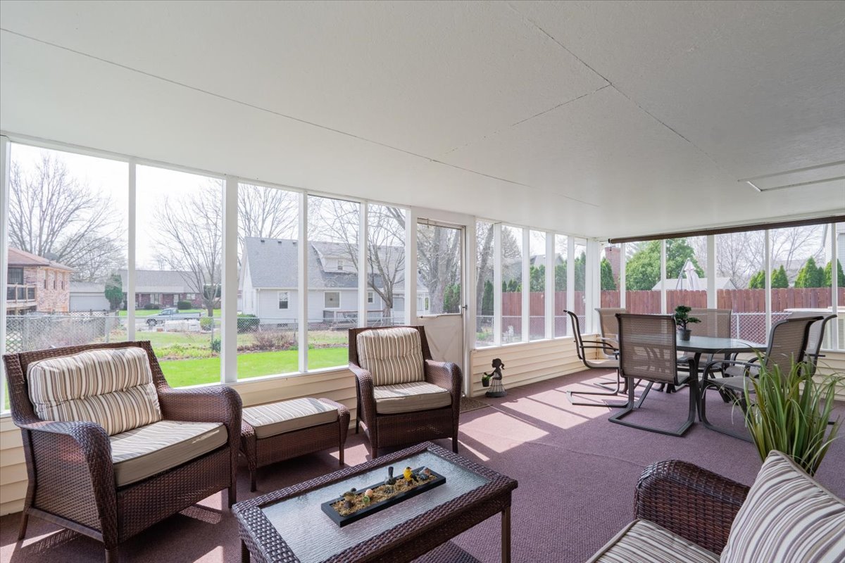 5 Devon Road Bloomington, IL 61704 - Photo 2 of 42