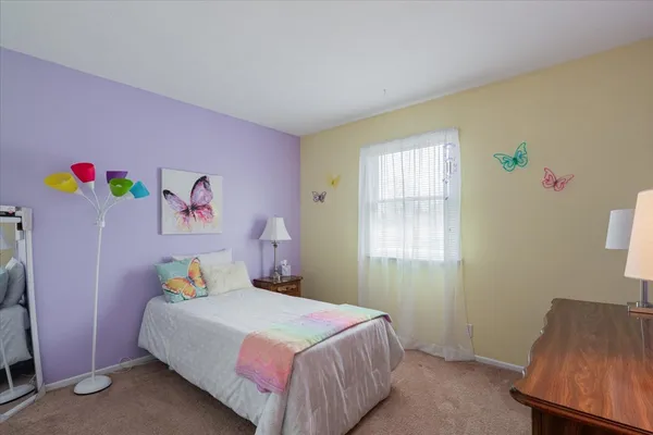 $299,000 | 5 Devon Road, Bloomington, IL 61704