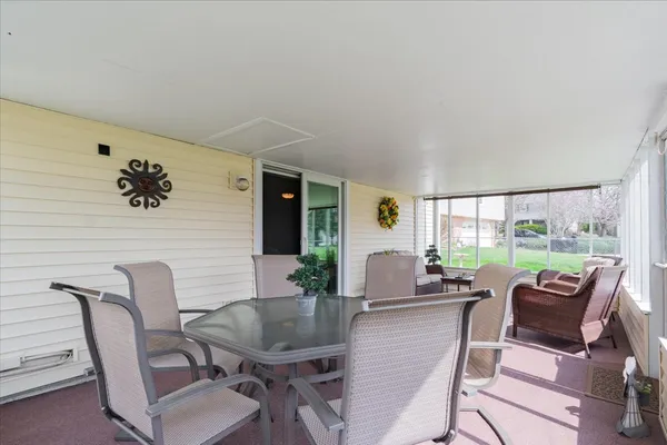 $299,000 | 5 Devon Road, Bloomington, IL 61704