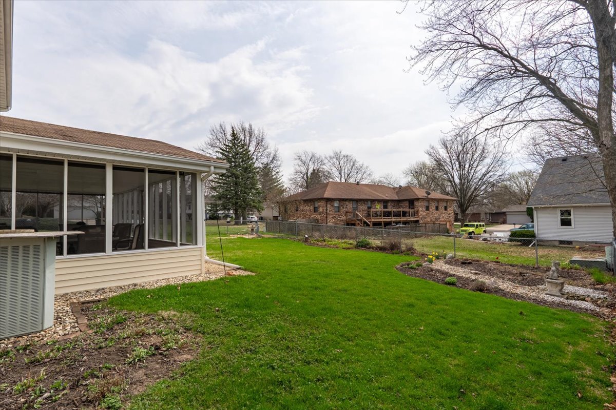 5 Devon Road Bloomington, IL 61704 - Photo 35 of 42