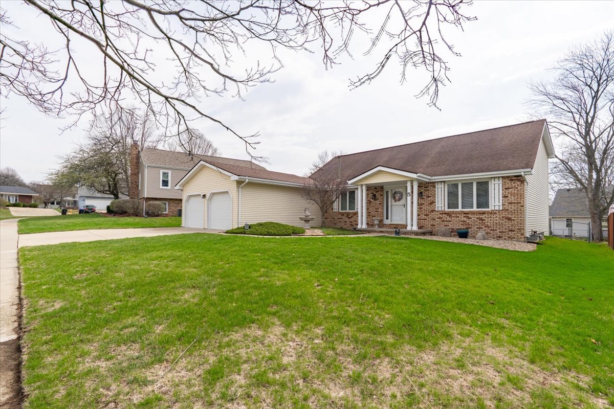 5 Devon Road Bloomington, IL 61704 - Photo 38 of 42