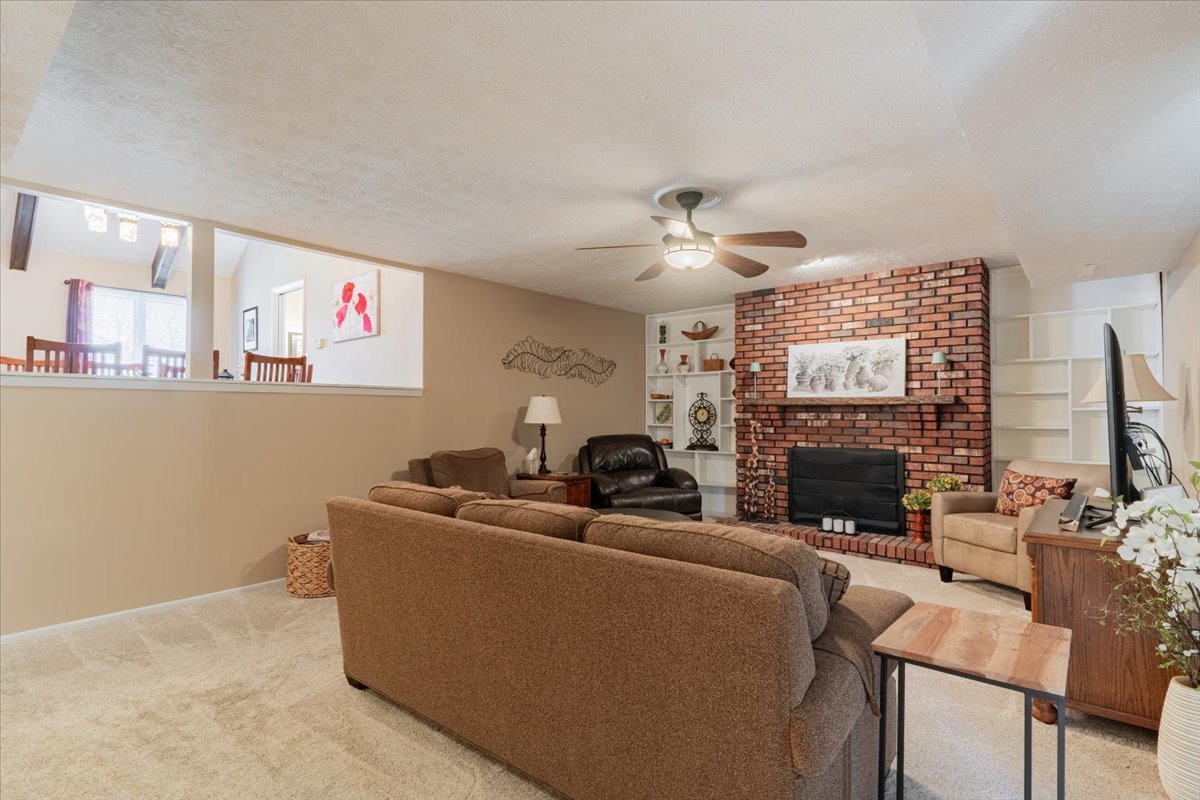 5 Devon Road Bloomington, IL 61704 - Photo 4 of 42