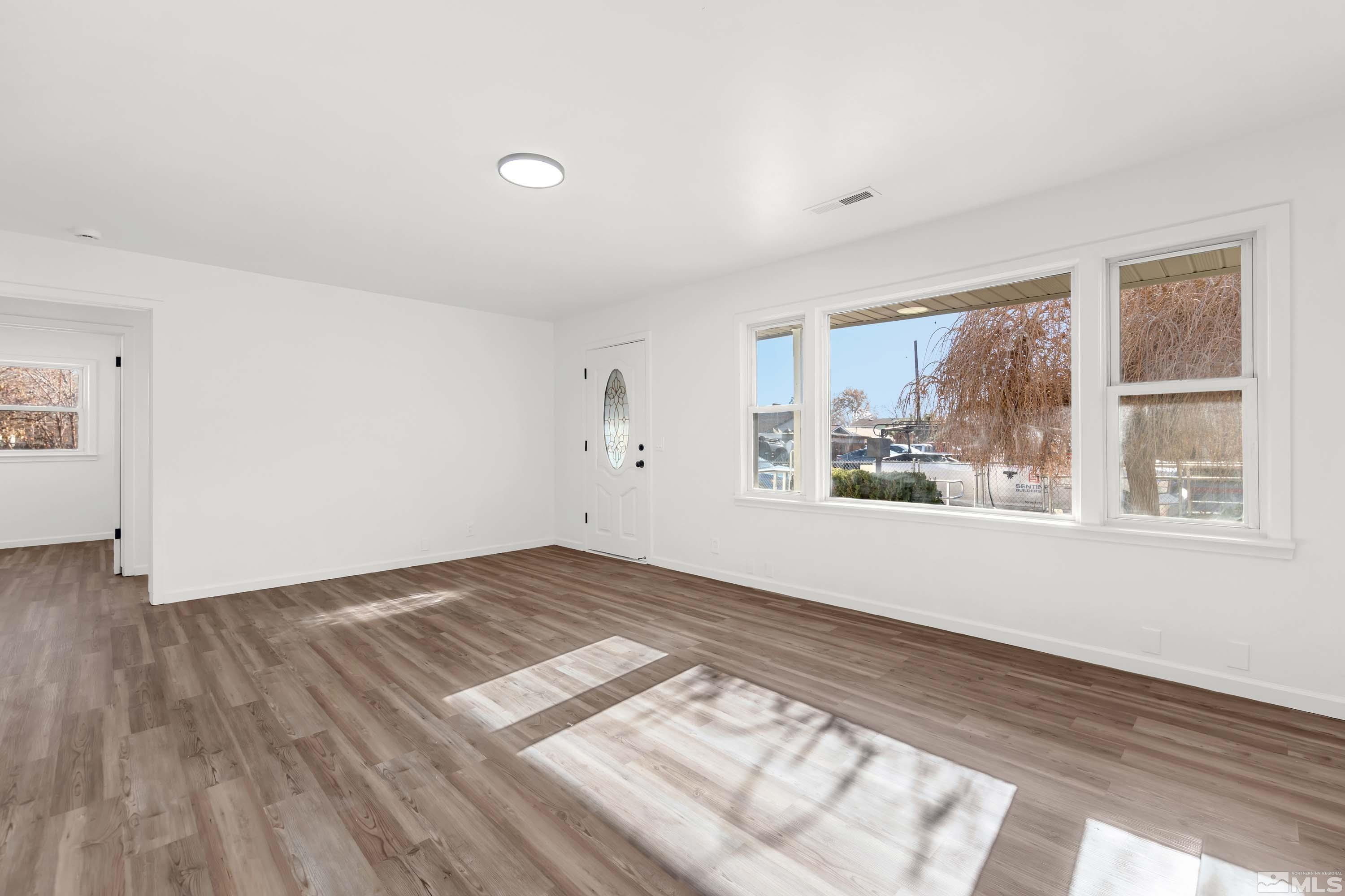 885 Belli Drive Reno, NV 89502 - Photo 4 of 40 Photo 4