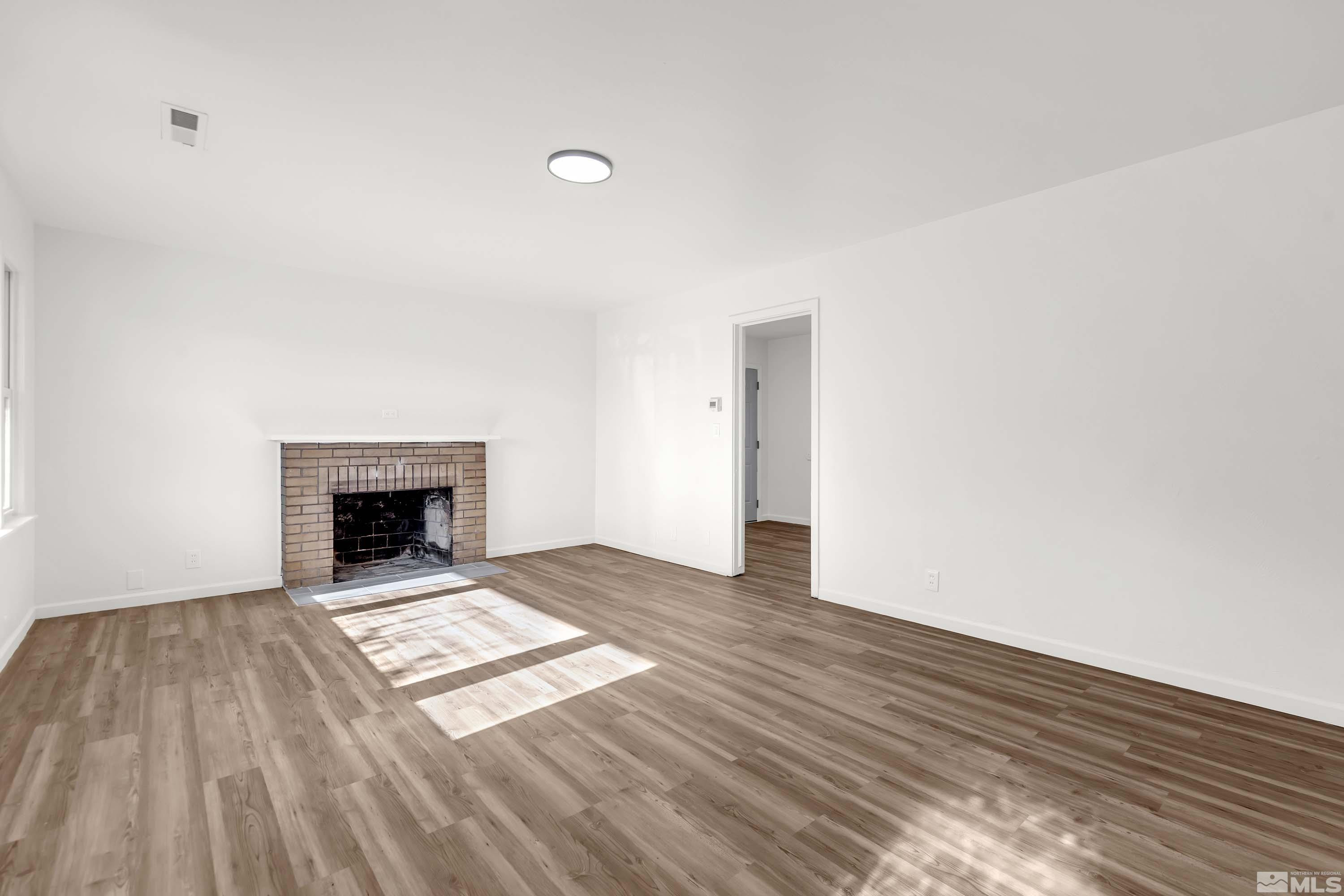 885 Belli Drive Reno, NV 89502 - Photo 5 of 40 Photo 5