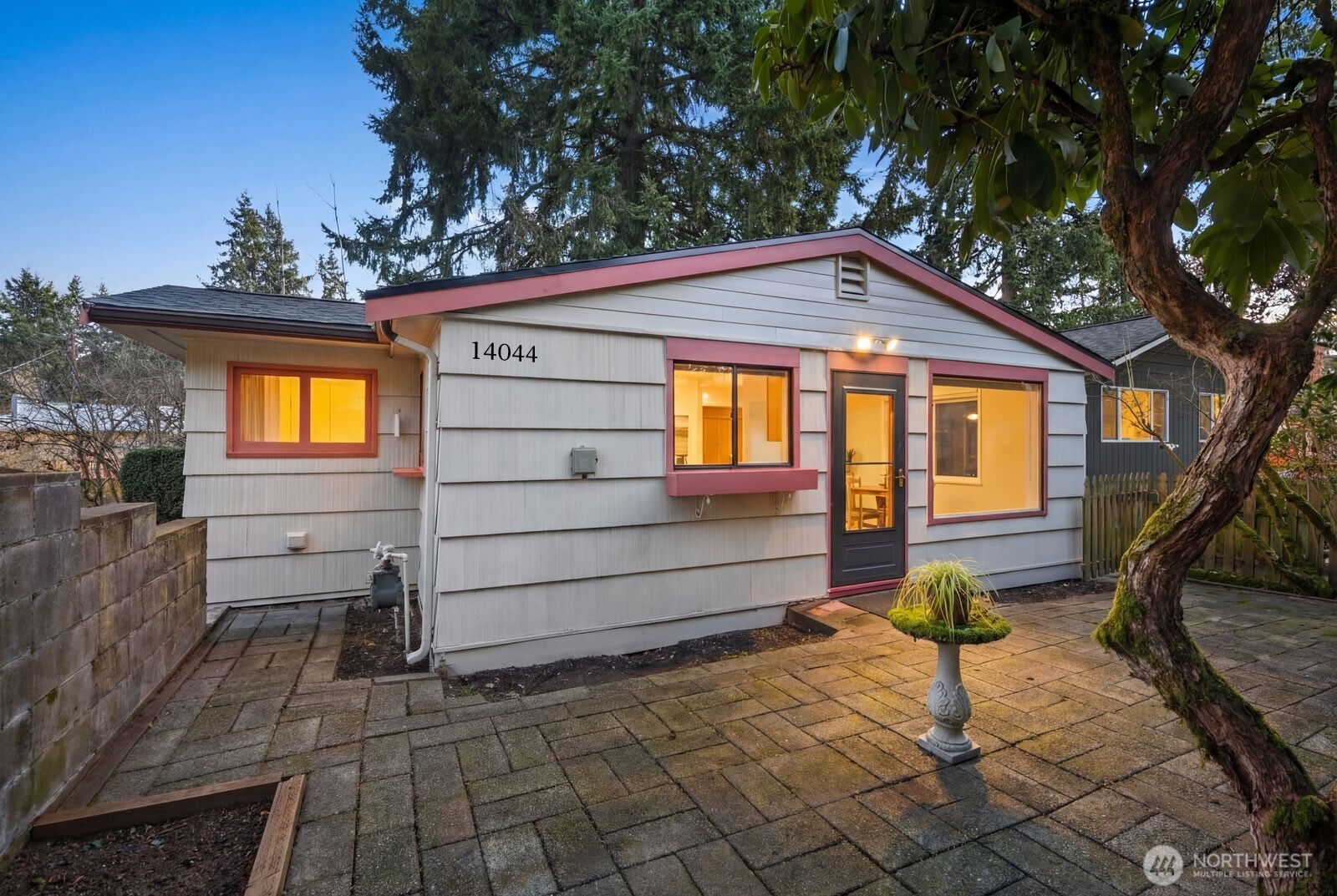 14044 Lenora Place North Seattle, WA 98133 - Photo 1 of 26