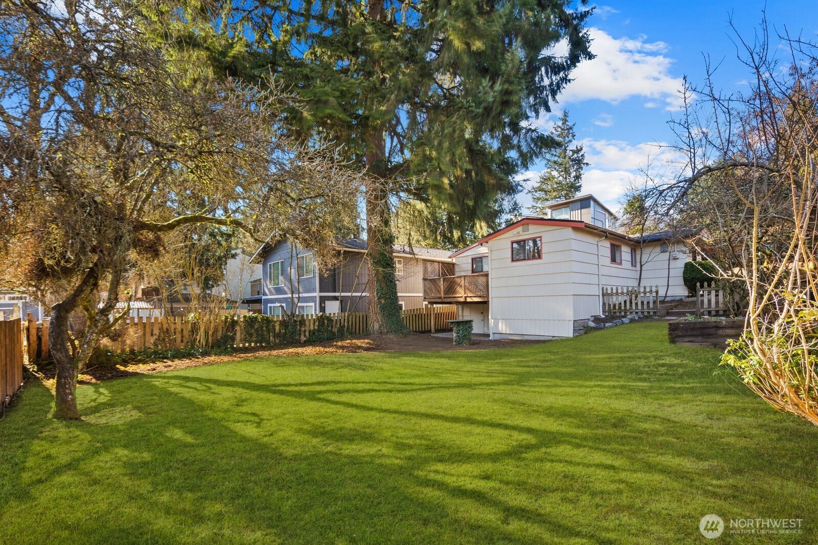 14044 Lenora Place North Seattle, WA 98133 - Photo 14 of 26