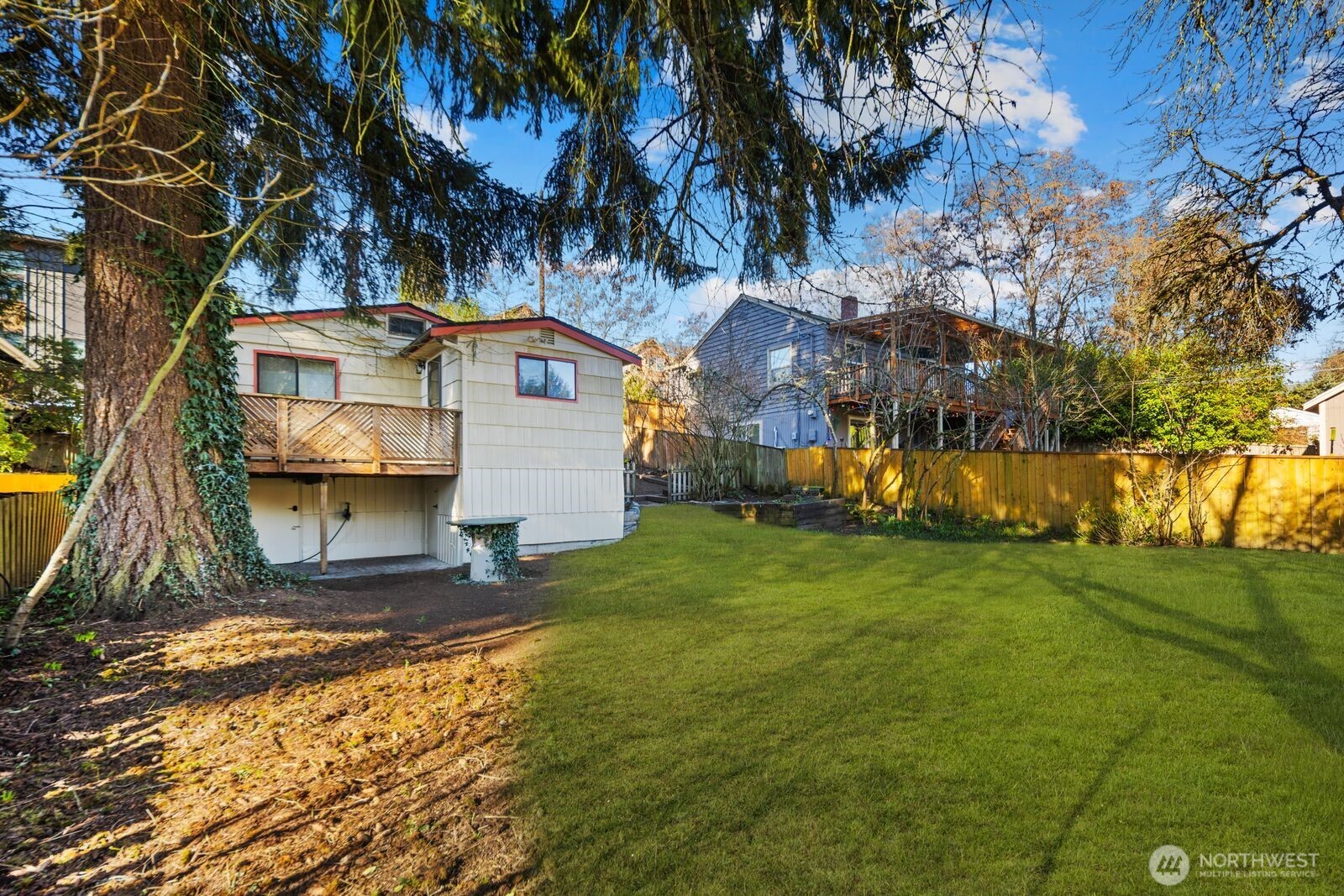 14044 Lenora Place North Seattle, WA 98133 - Photo 15 of 26