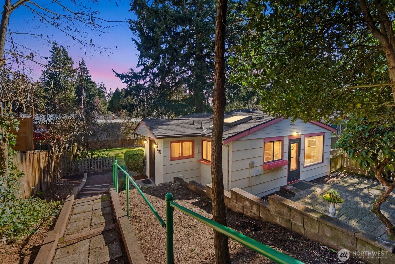 14044 Lenora Place North Seattle, WA 98133 - Photo 2 of 26