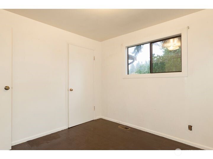 14044 Lenora Place North Seattle, WA 98133 - Photo 22 of 26