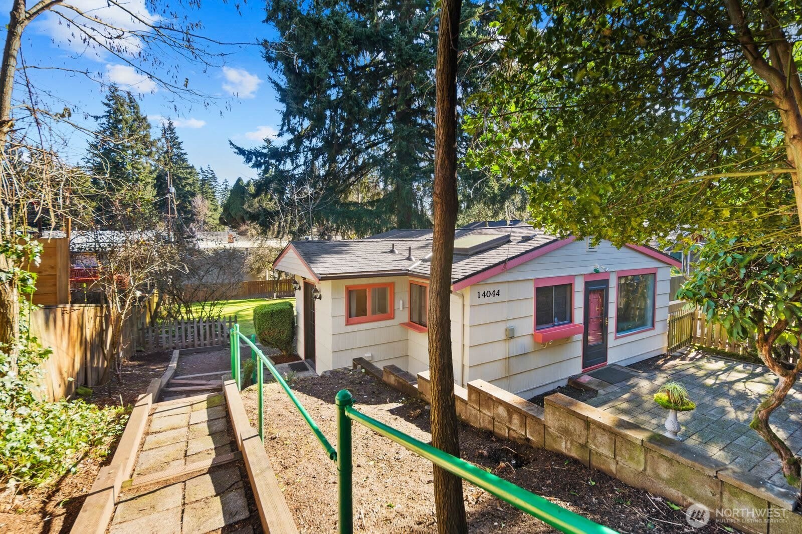 14044 Lenora Place North Seattle, WA 98133 - Photo 25 of 26
