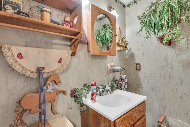 $769,900 | 7596 Wadding Drive, Onsted, MI 49265