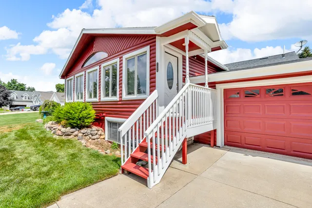 $769,900 | 7596 Wadding Drive, Onsted, MI 49265