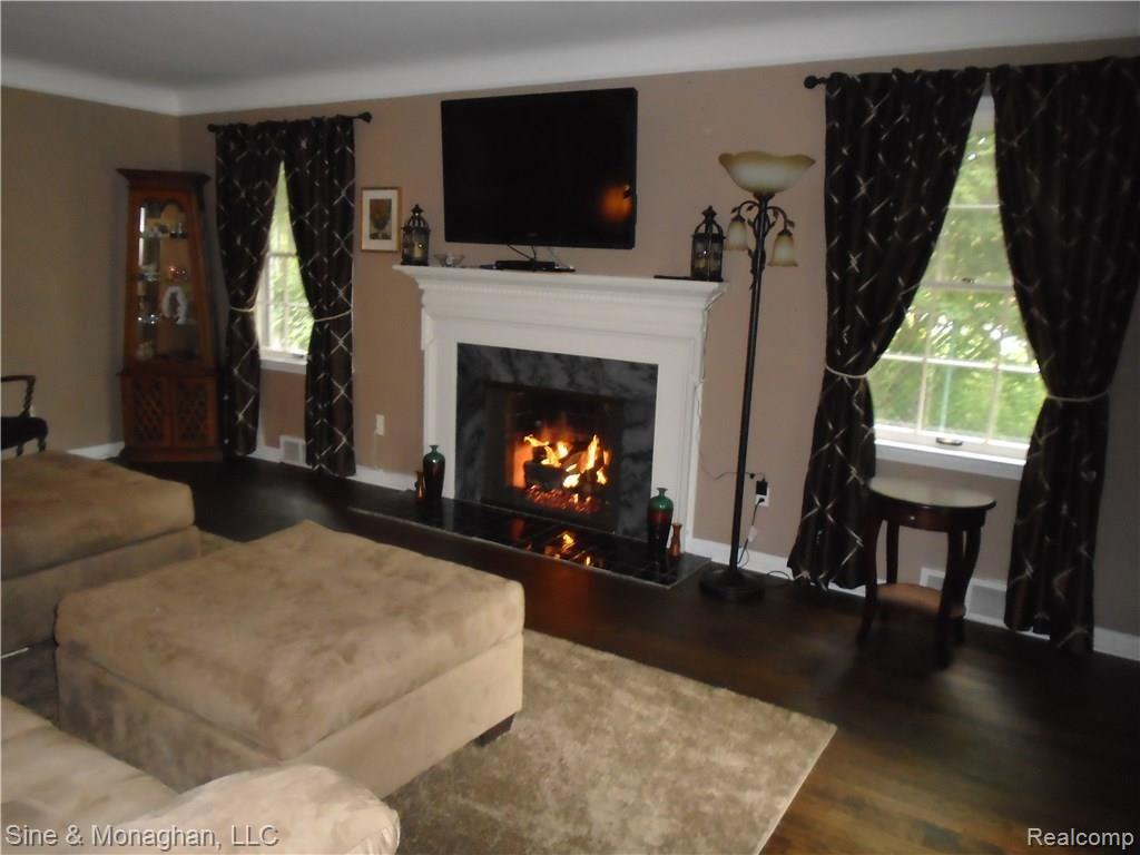 661 Middlesex Road Grosse Pointe Park, MI 48230 - Photo 4 of 32