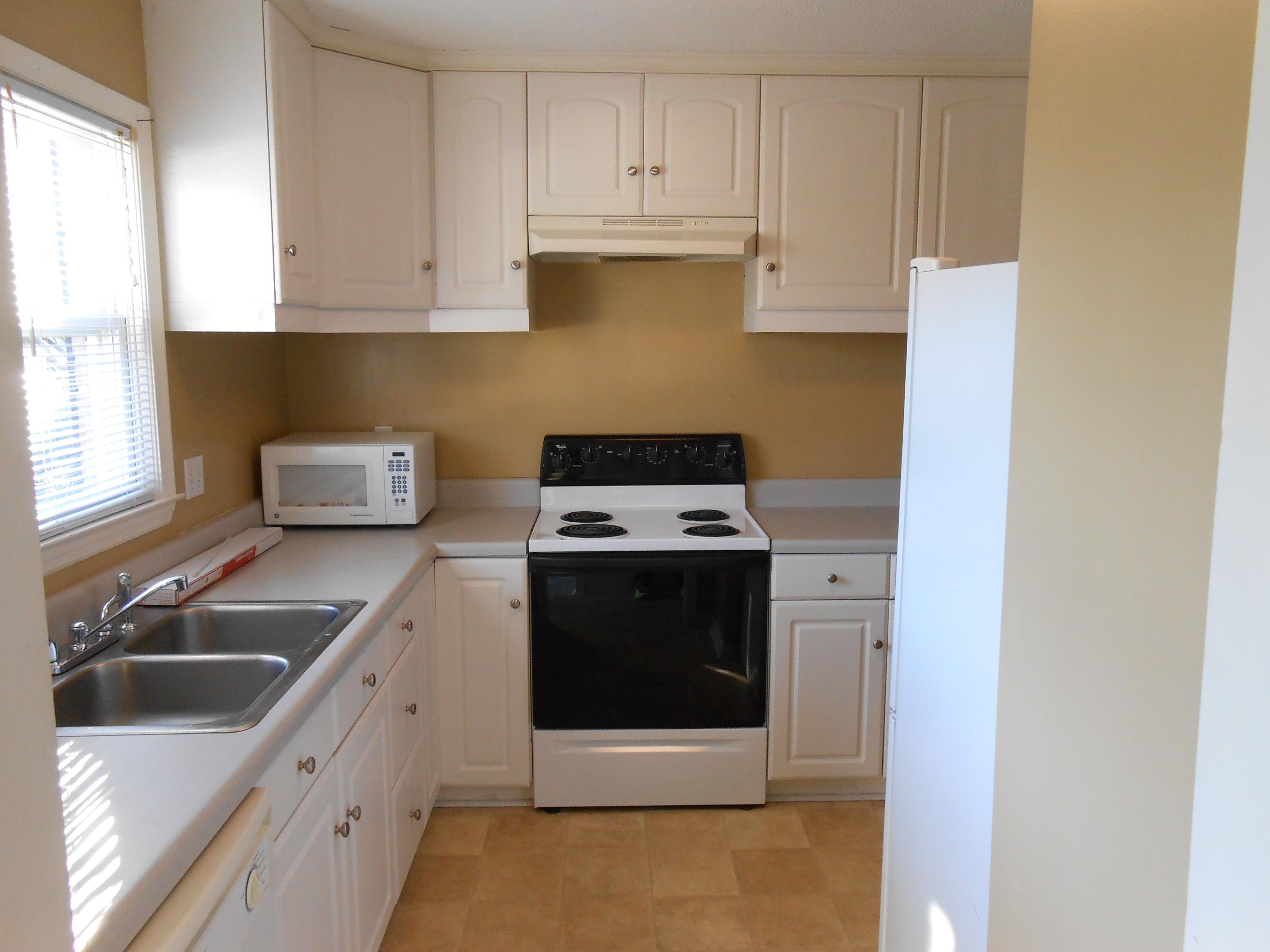 729 Ralston Court Mount Pleasant, SC 29464 - Photo 11 of 19 DSCN0726