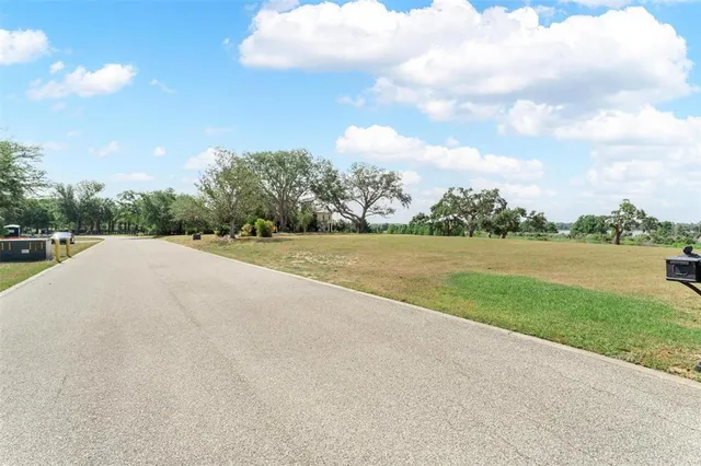 $750,000 | 29 Stone Lake Ranch Boulevard, Thonotosassa, FL 33592