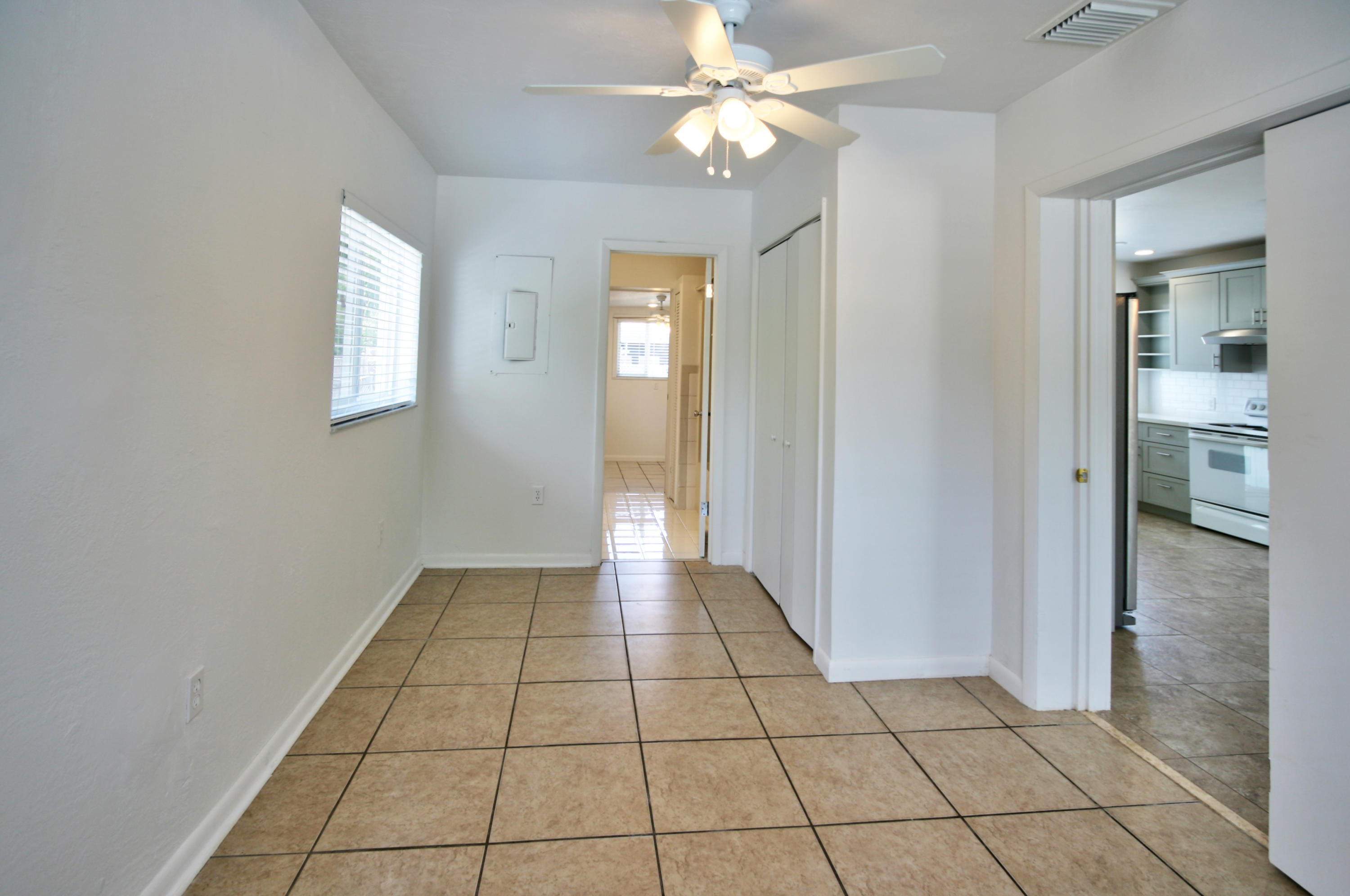 982 Oleander Road Key Largo, FL 33037 - Photo 5 of 25 3rd Bedroom