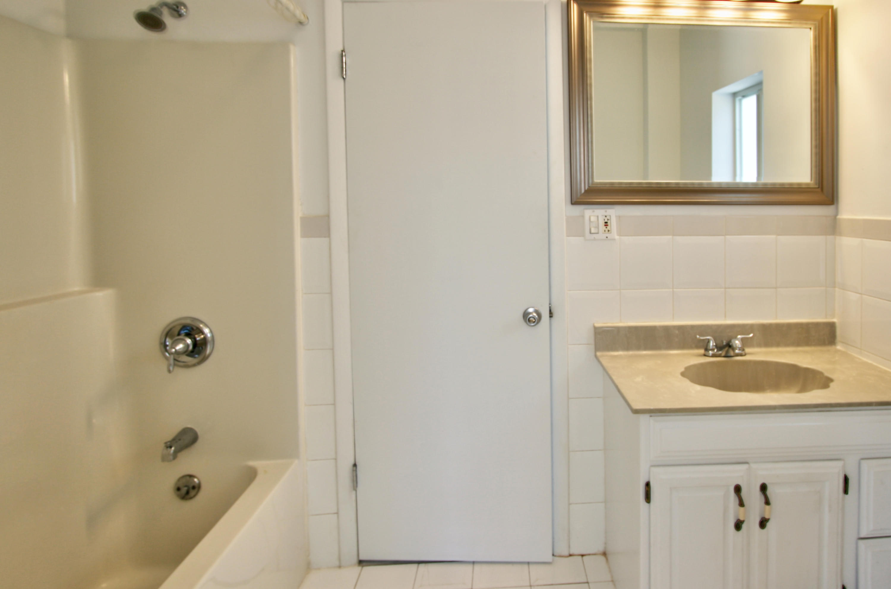 982 Oleander Road Key Largo, FL 33037 - Photo 7 of 25 2nd Bath