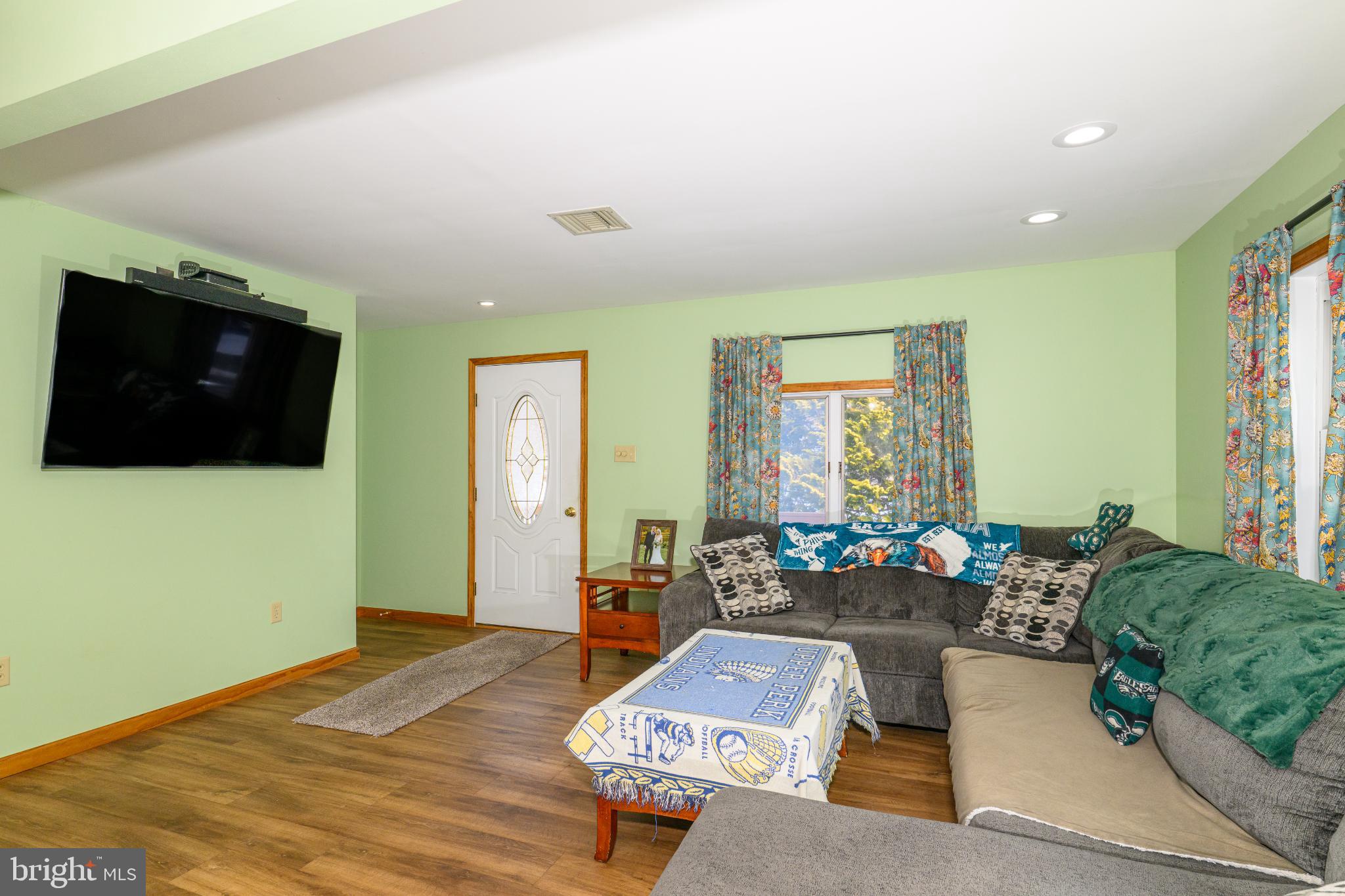 2013 Walters Road Green Lane, PA 18054 - Photo 8 of 26 Bright and inviting living space awaits you.