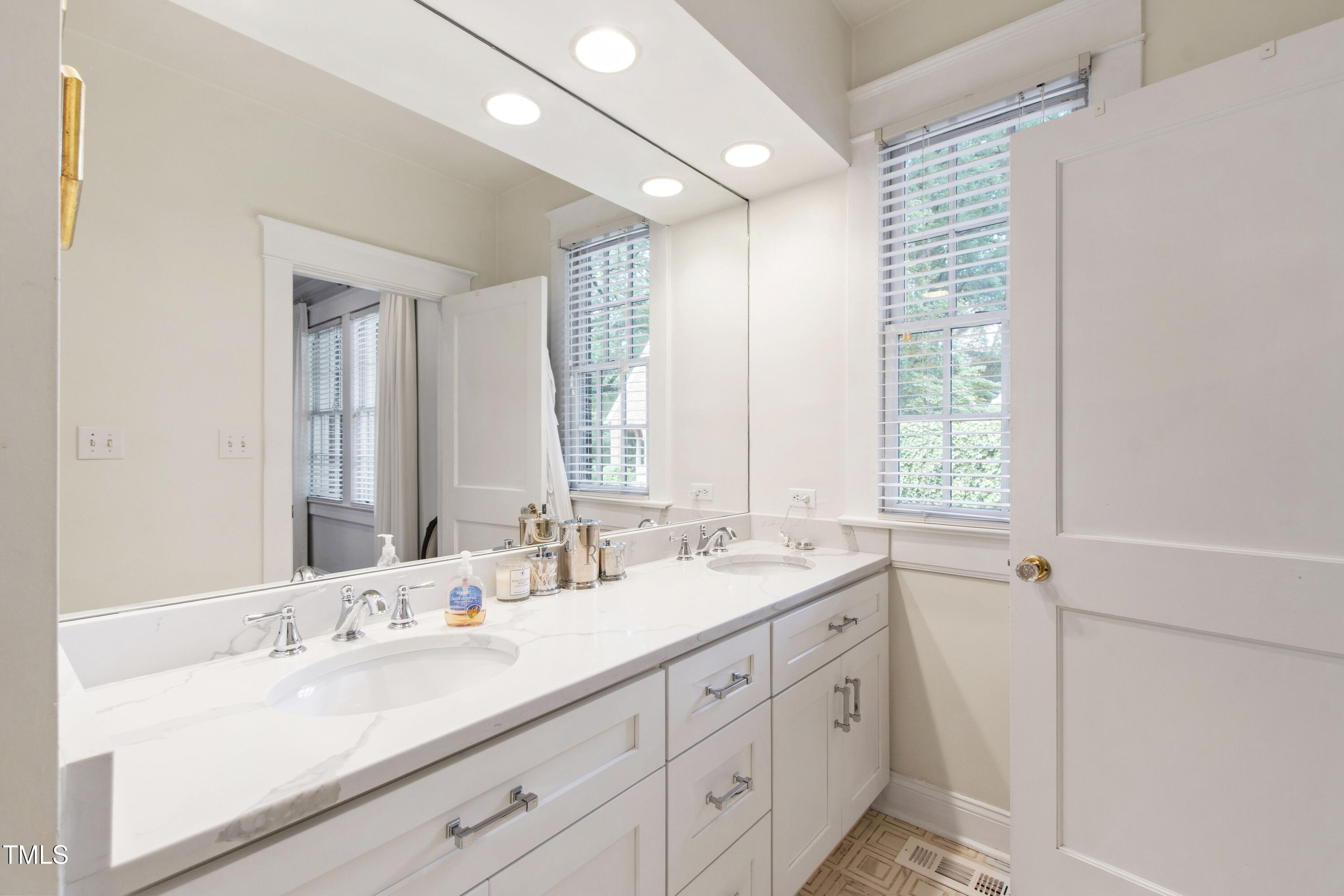 2328 Byrd Street Raleigh, NC 27608 - Photo 31 of 44 Byrd (26)