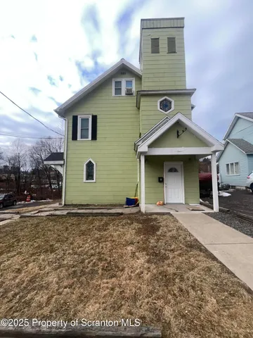 $2,100 | 42 Mill Street, Unit 2, Dallas, PA 18612