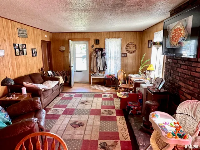 $52,000 | 617 Railroad Street, Chapin, IL 62628