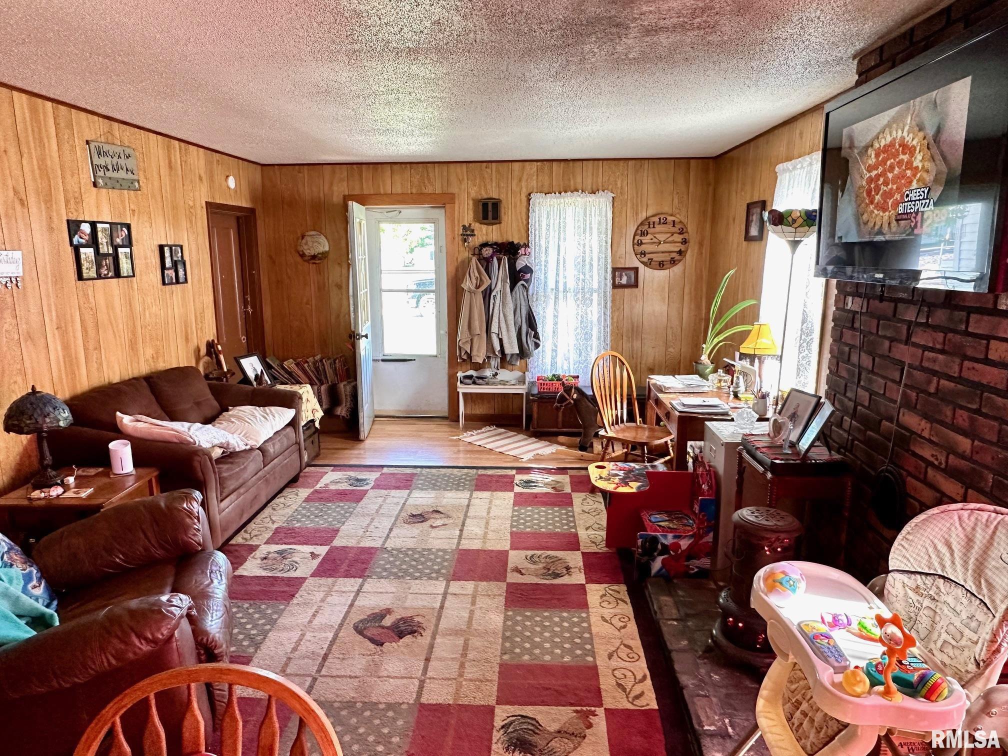 617 Railroad Street Chapin, IL 62628 - Photo 2 of 16