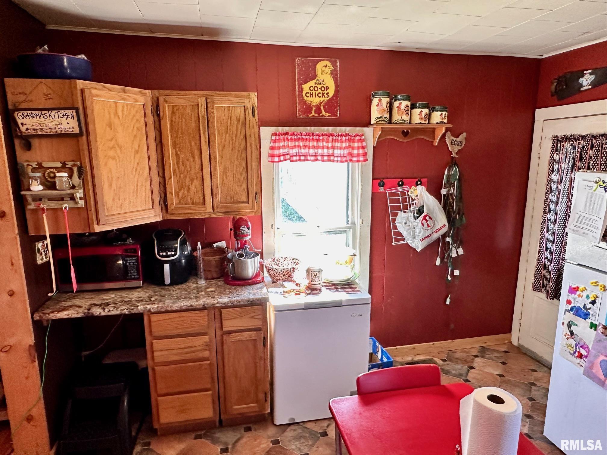 617 Railroad Street Chapin, IL 62628 - Photo 4 of 16