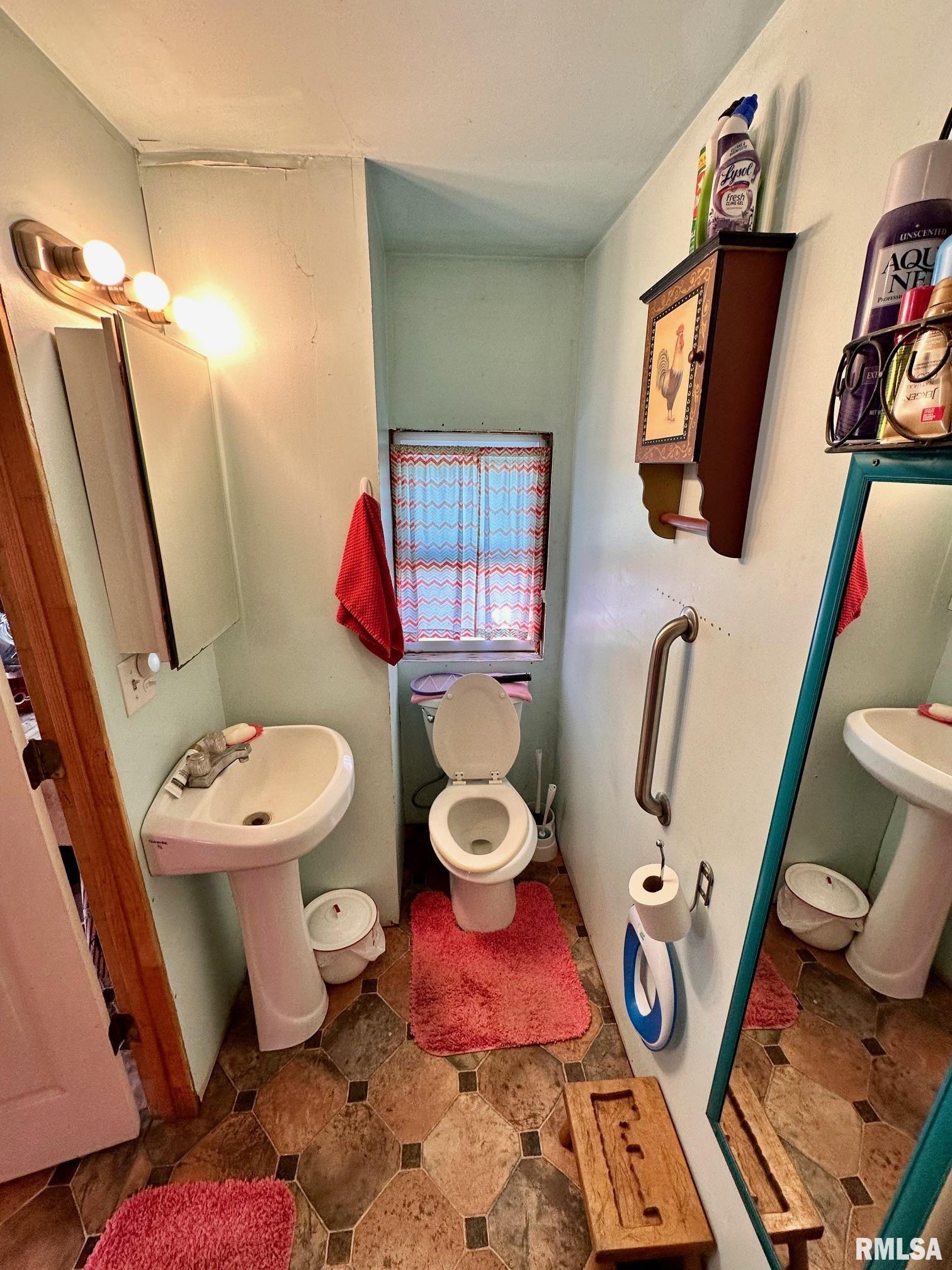 617 Railroad Street Chapin, IL 62628 - Photo 6 of 16