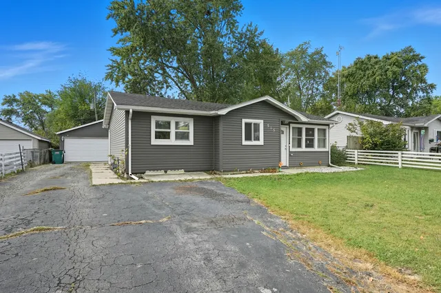 $219,900 | 515 West Auburn Lane, Crete, IL 60417