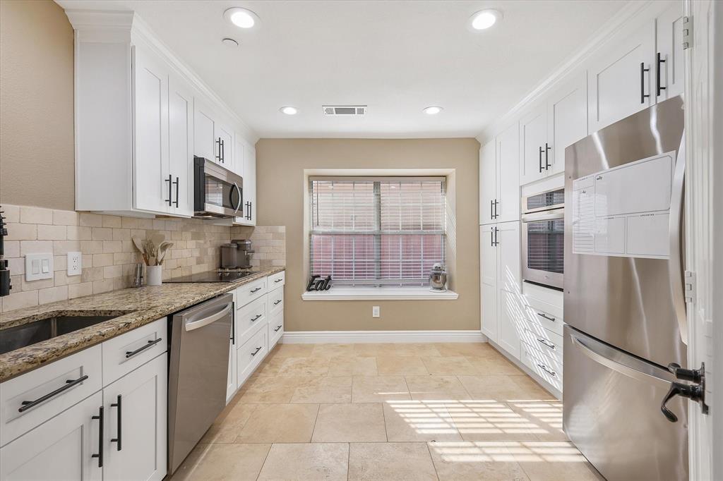 14624 Flanders Court Addison, TX 75001 - Photo 13 of 35