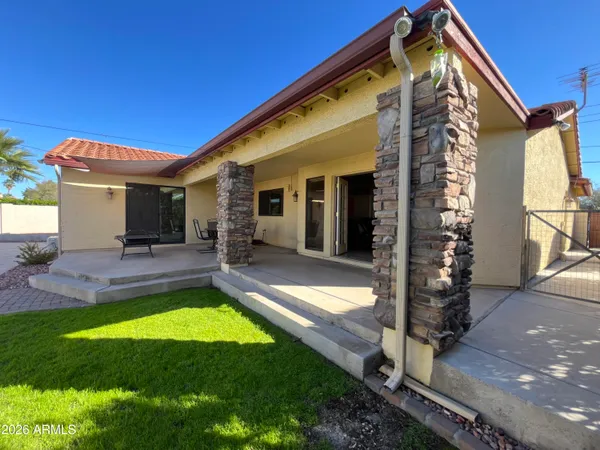 $740,000 | 802 East Roberts Road, Phoenix, AZ 85022
