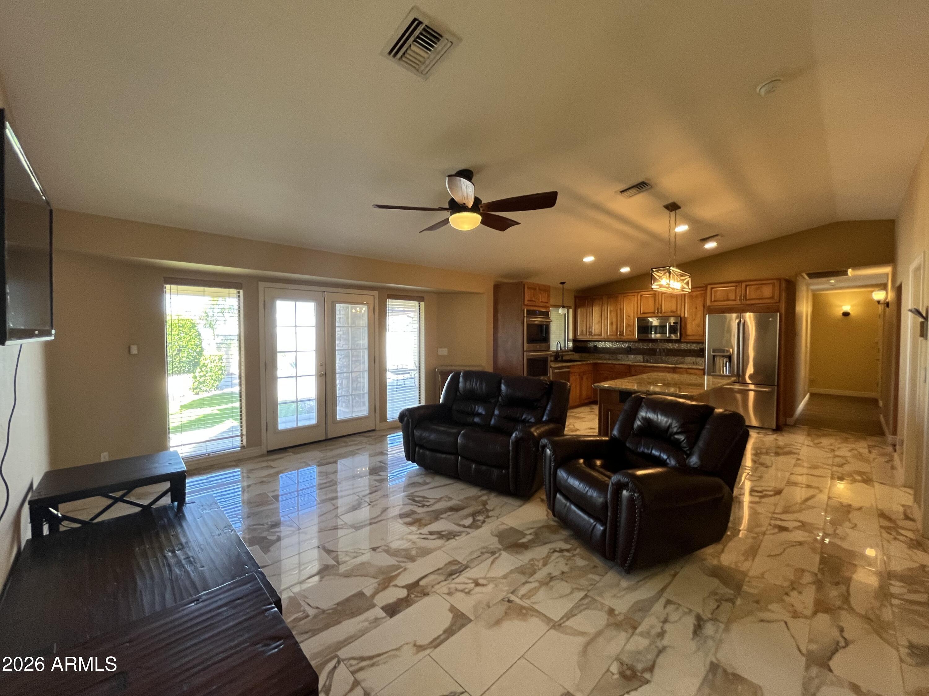802 East Roberts Road Phoenix, AZ 85022 - Photo 10 of 33 a living room with furniture